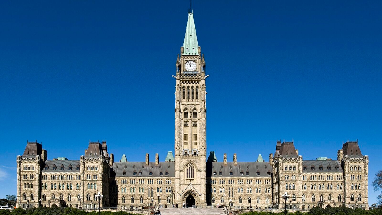 Parliament Hill Memorial Honors Fallen Canadian Police and Peace Officers