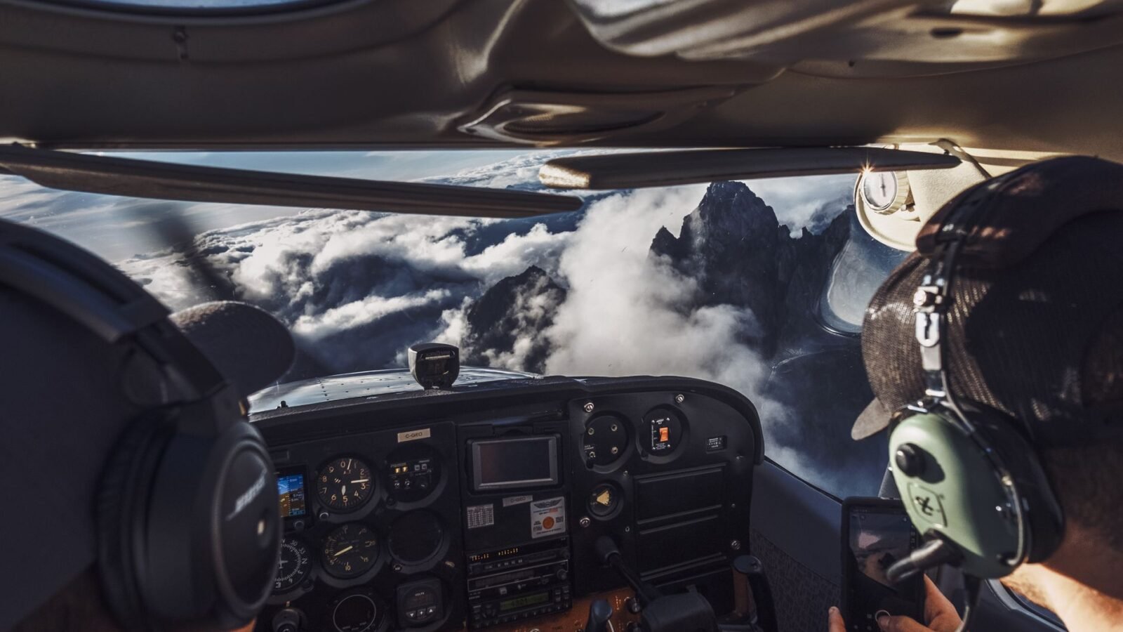 Cessna lands on Trans-Canada Highway near Banff after engine failure